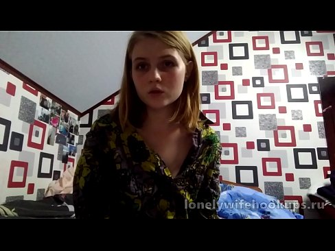 ❤️ 来自俄罗斯的年轻金发碧眼的学生喜欢更大的阴茎。 Porn video ❌️