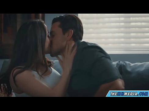 ❤️ 浪漫的性爱，有一个好的胸脯的妈妈 Porn video ❌️